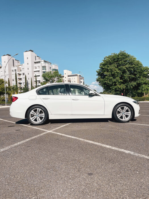 BMW 320i 2017 completo