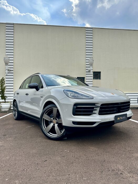 PORSCHE CAYENNE 2023 completo