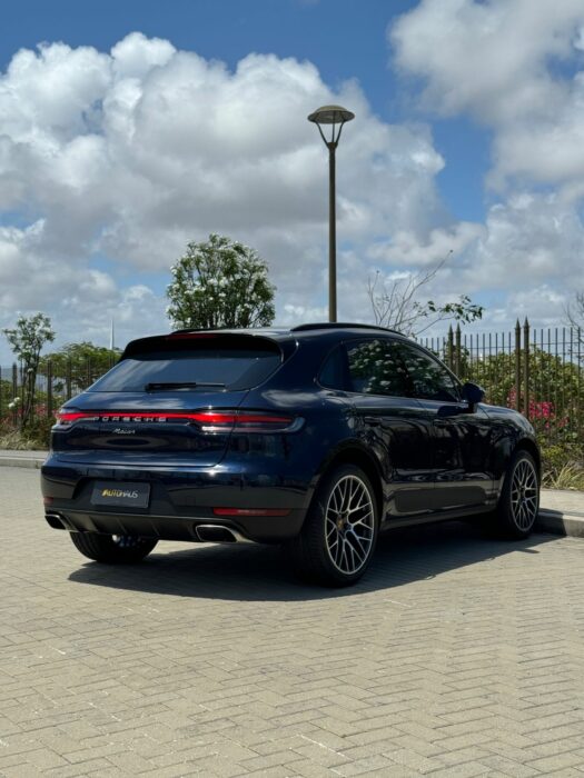 PORSCHE MACAN 2021 completo