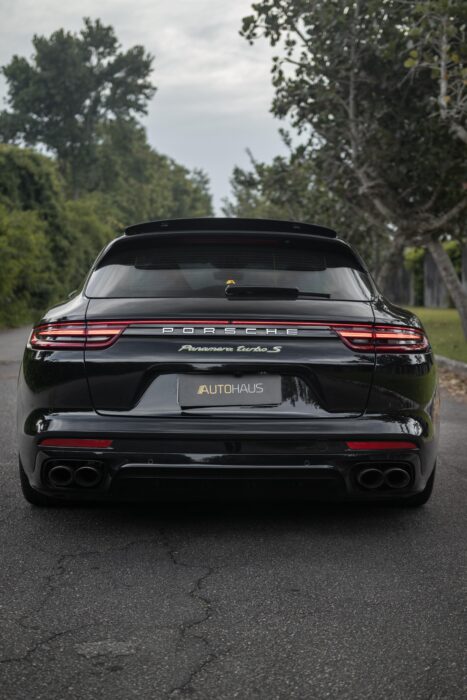 PORSCHE PANAMERA 2018 completo