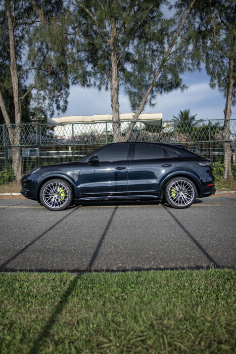 PORSCHE CAYENNE 2023 completo