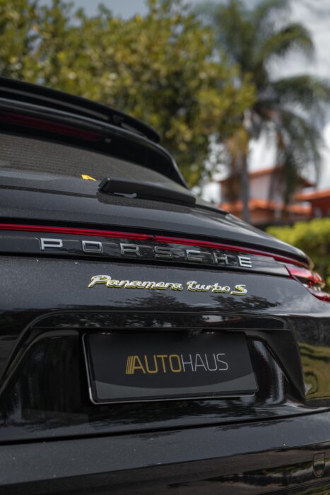 PORSCHE PANAMERA 2018 completo