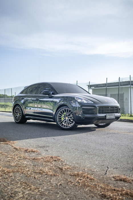 PORSCHE CAYENNE 2023 completo