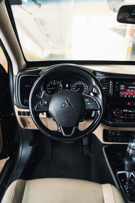 MITSUBISHI OUTLANDER 2018 completo