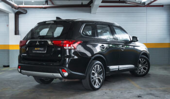 MITSUBISHI OUTLANDER 2018 completo