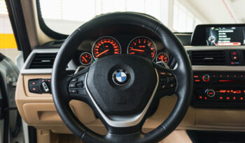 BMW 320i 2015 completo