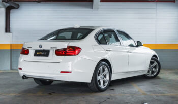 BMW 320i 2015 completo