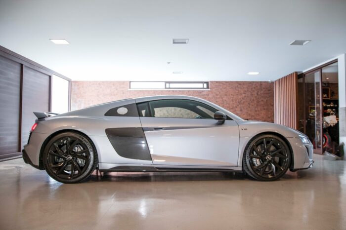 AUDI R8 2021 completo