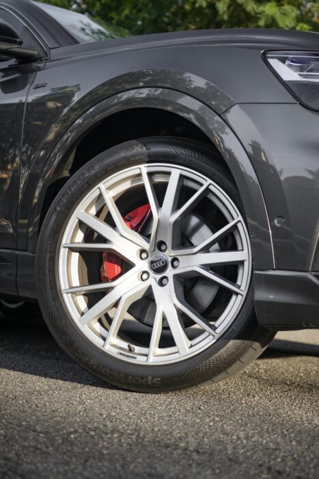 AUDI Q8 2020 completo