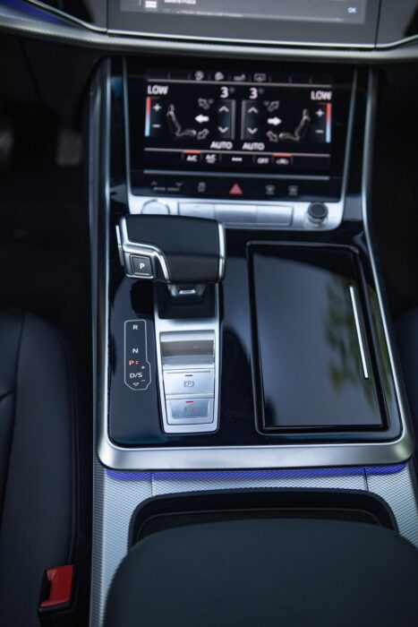 AUDI Q8 2020 completo