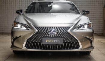 LEXUS ES 300H 2021 completo