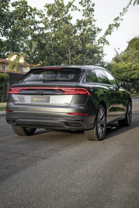 AUDI Q8 2020 completo