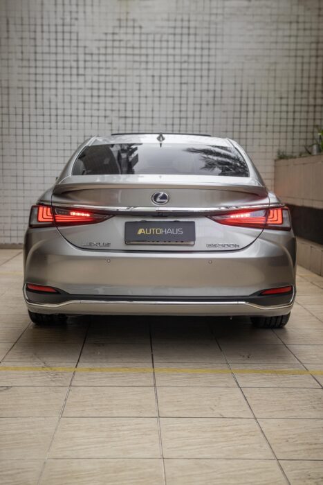 LEXUS ES 300H 2021 completo