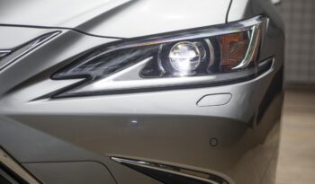 LEXUS ES 300H 2021 completo