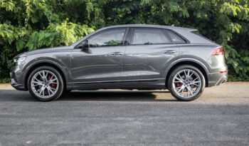 AUDI Q8 2020 completo