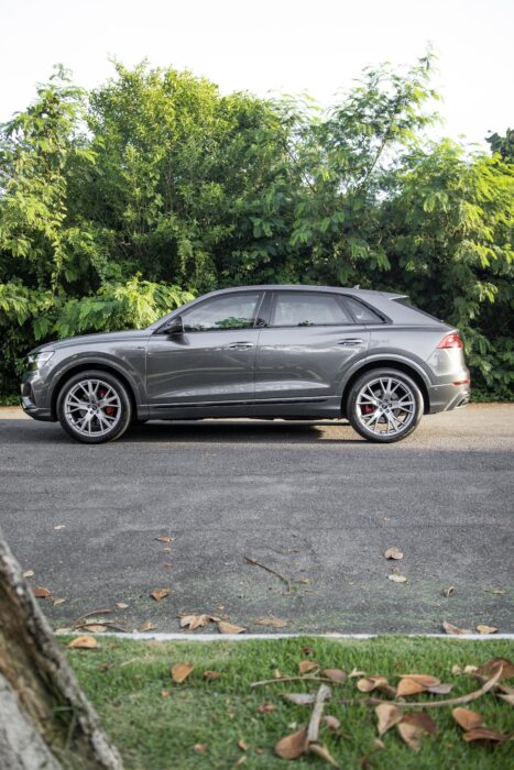 AUDI Q8 2020 completo