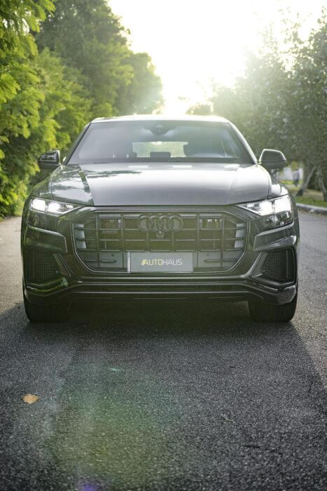 AUDI Q8 2020 completo