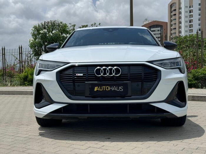 AUDI E-Tron 2022 completo