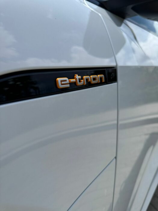 AUDI E-Tron 2022 completo