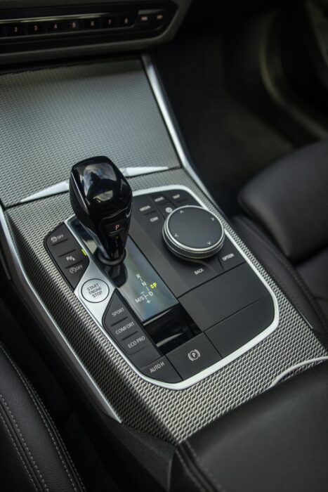 BMW 320i 2022 completo