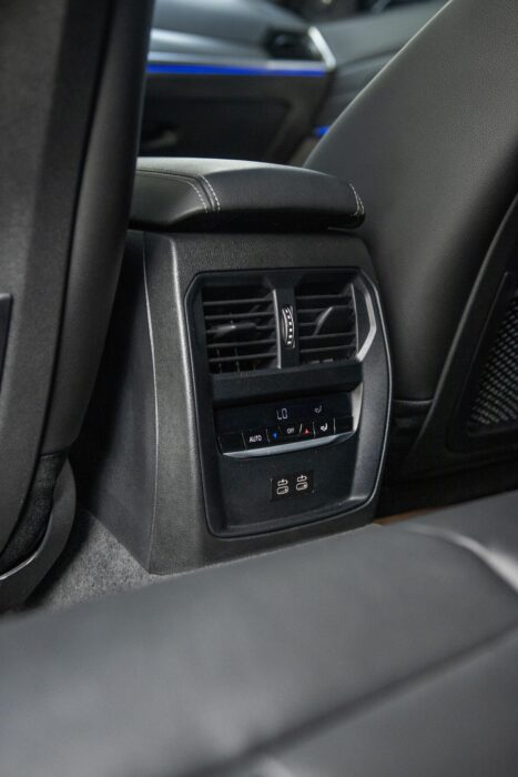 BMW 320i 2022 completo