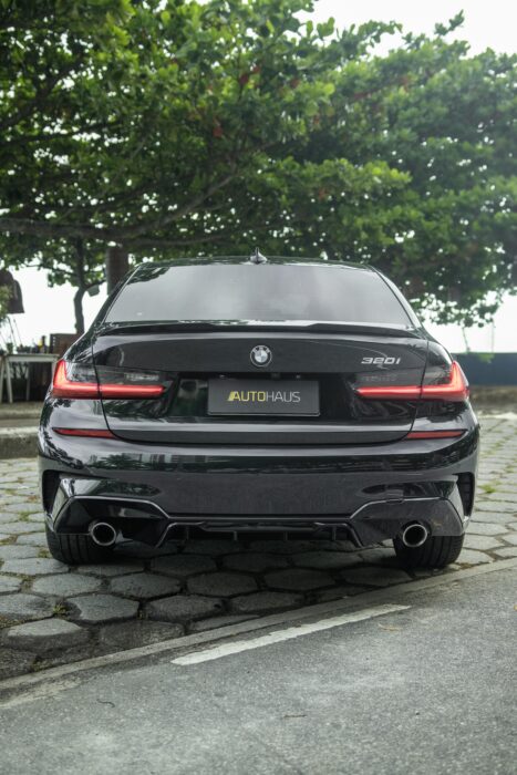 BMW 320i 2022 completo