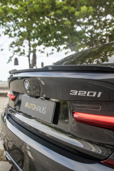 BMW 320i 2022 completo