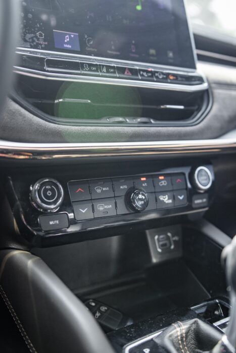 JEEP COMMANDER 2023 completo