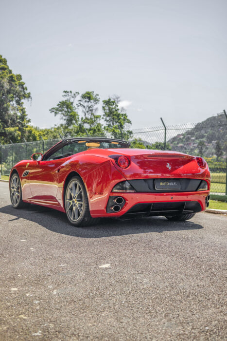 FERRARI CALIFORNIA 2014 completo