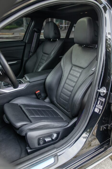 BMW 320i 2022 completo