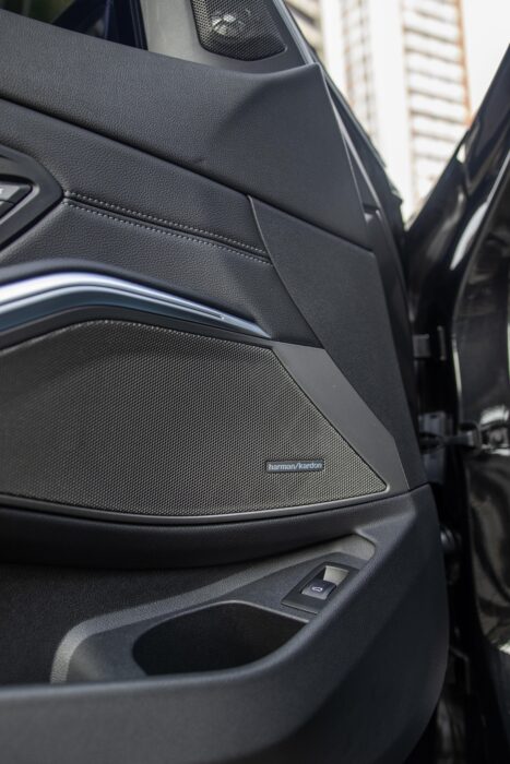 BMW 320i 2022 completo