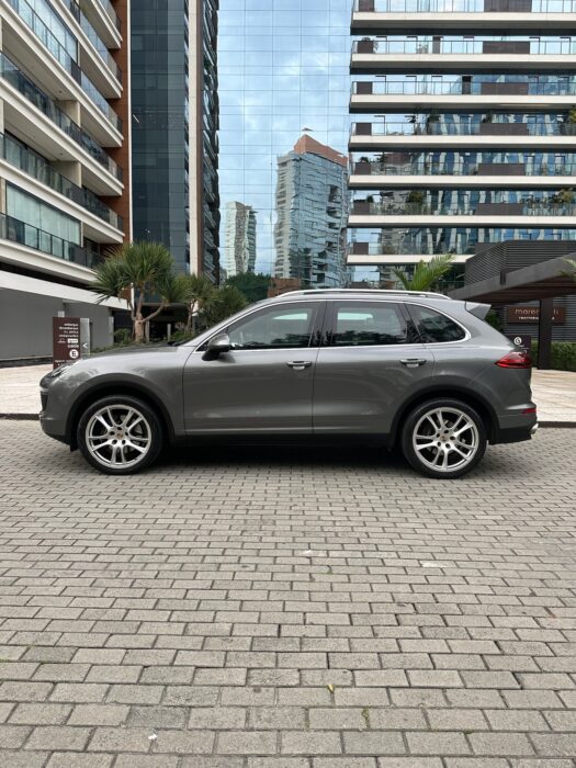 PORSCHE CAYENNE 2016 completo