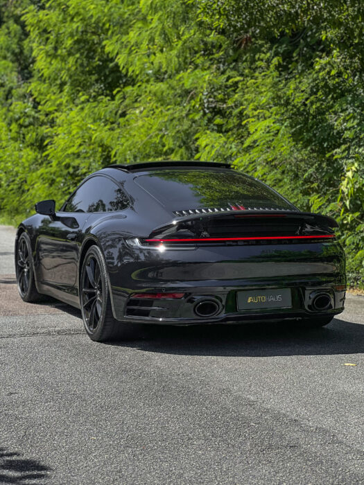 PORSCHE 911 2020 completo