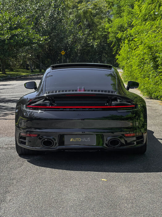 PORSCHE 911 2020 completo