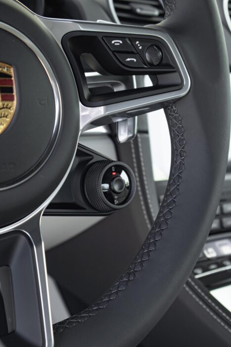 PORSCHE 718 Cayman 2024 completo
