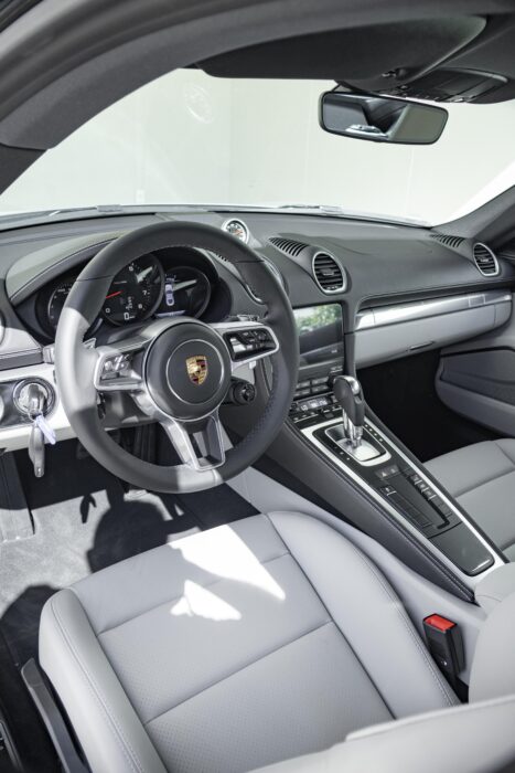 PORSCHE 718 Cayman 2024 completo