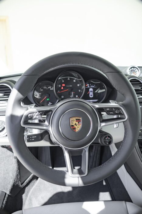 PORSCHE 718 Cayman 2024 completo