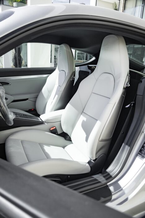 PORSCHE 718 Cayman 2024 completo