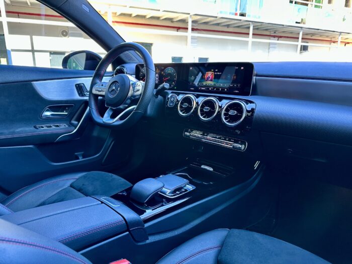 MERCEDES-BENZ A 250 2019 completo