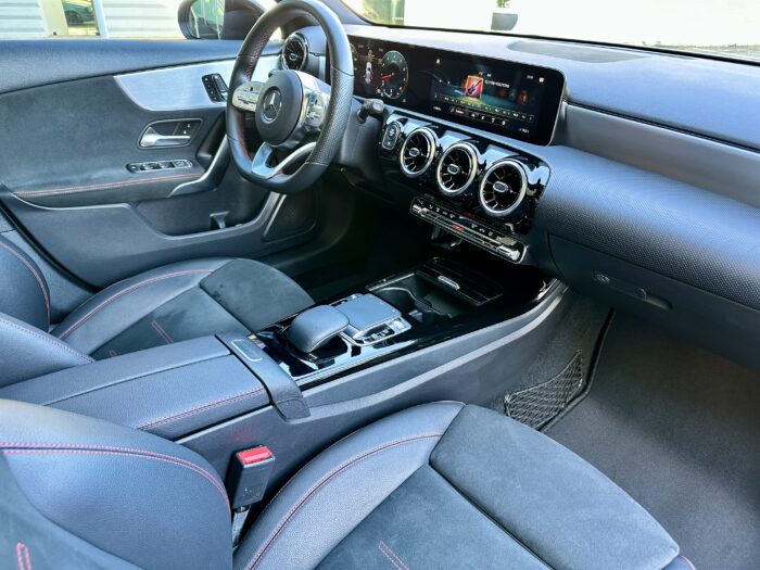 MERCEDES-BENZ A 250 2019 completo