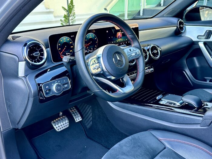MERCEDES-BENZ A 250 2019 completo