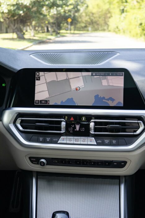 BMW 320 i 2022 completo