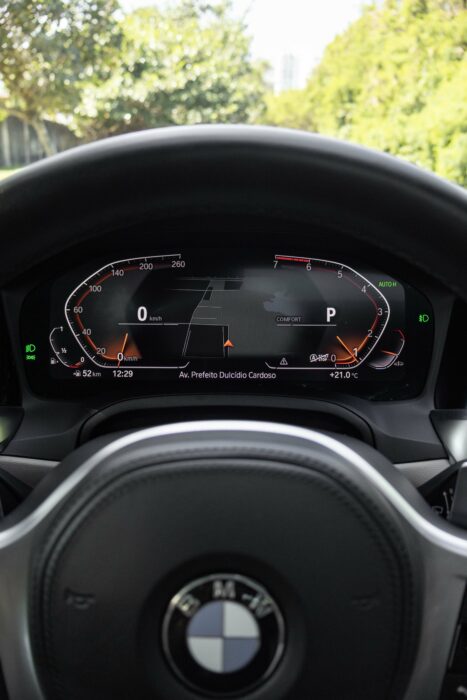 BMW 320 i 2022 completo