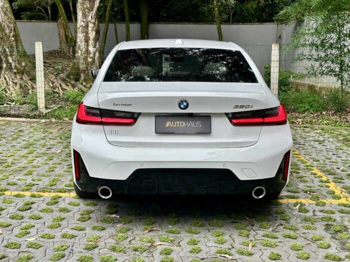 BMW 320 2023 completo