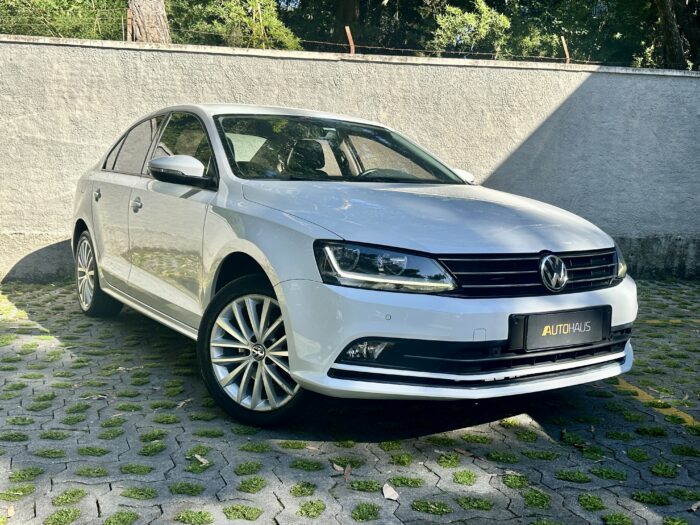VOLKSWAGEN JETTA 2018 completo