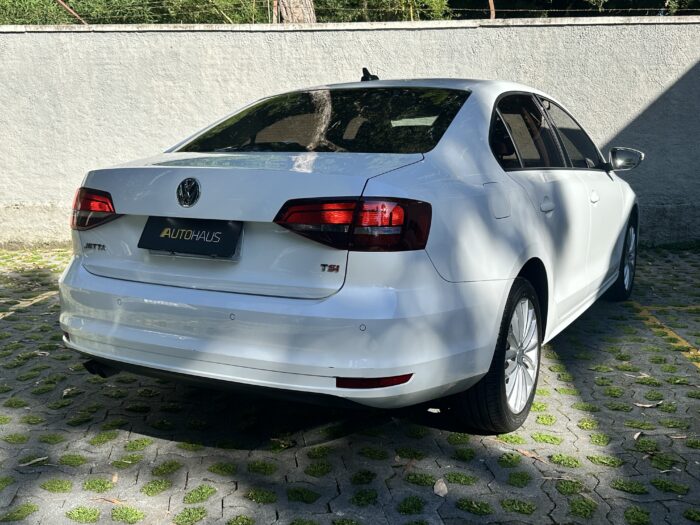 VOLKSWAGEN JETTA 2018 completo