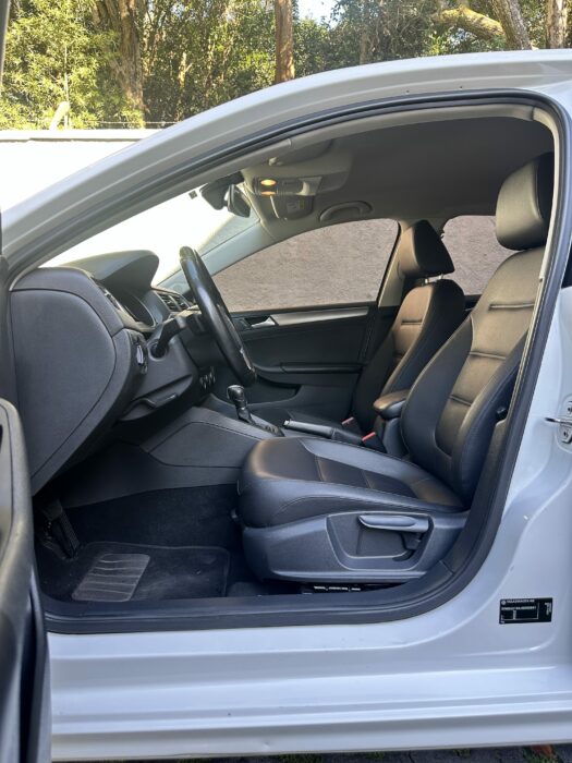 VOLKSWAGEN JETTA 2018 completo