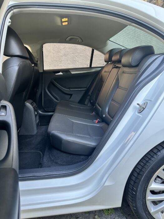 VOLKSWAGEN JETTA 2018 completo