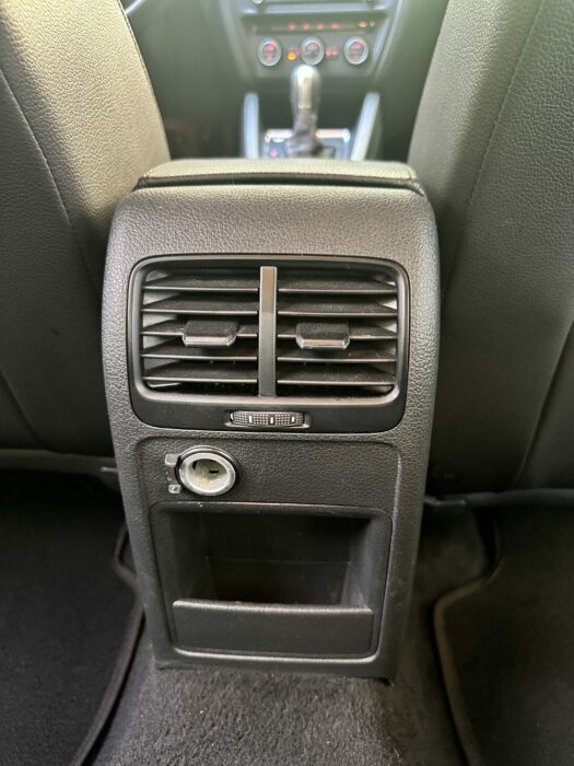 VOLKSWAGEN JETTA 2018 completo