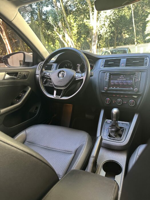 VOLKSWAGEN JETTA 2018 completo